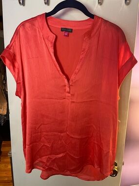 Vince Camuto hi-low top